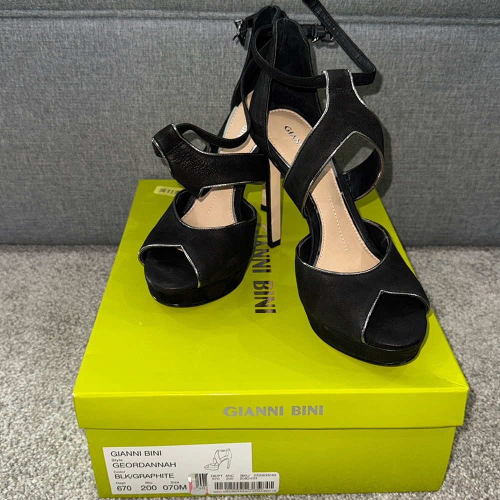 NIB- Gianni Bini Black GEORDANNAH- Size 7